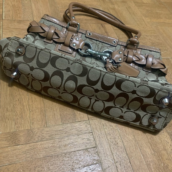 Coach Hampton Signature Carry Purse - Picture 5 of 7